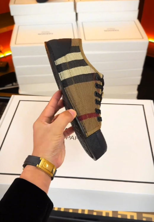 Men's classic plaid casual shoes