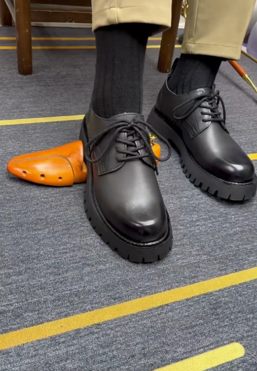 Dark gray old leisure boots