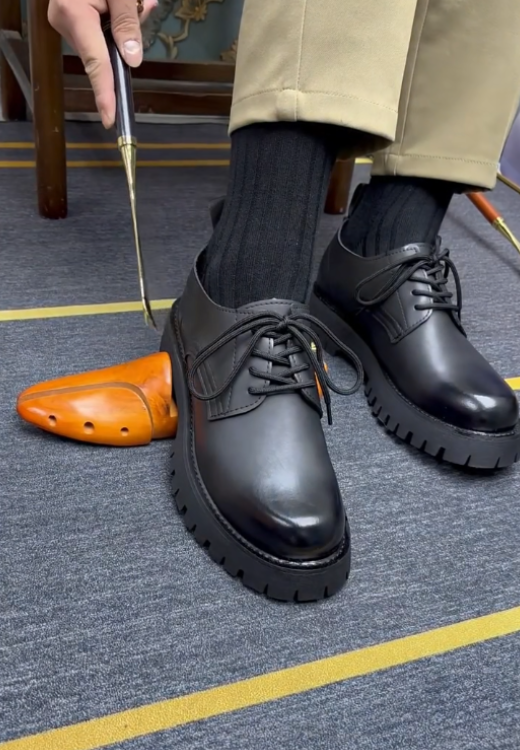 Dark gray old leisure boots