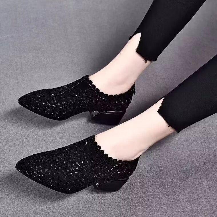 Beautiful and fashionable soft sole casual shoes