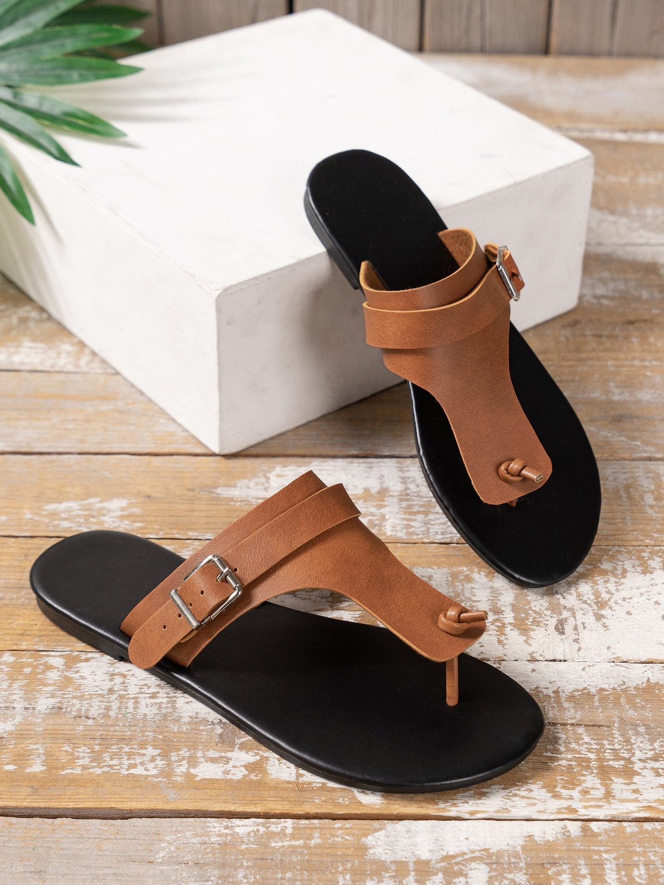 New summer one-line buckle beach shoes