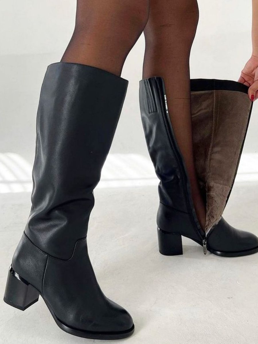 Comfortable adjustable leather boots