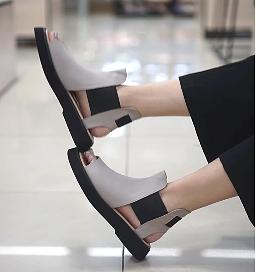 Fish Mouth Contrast Color Sandals