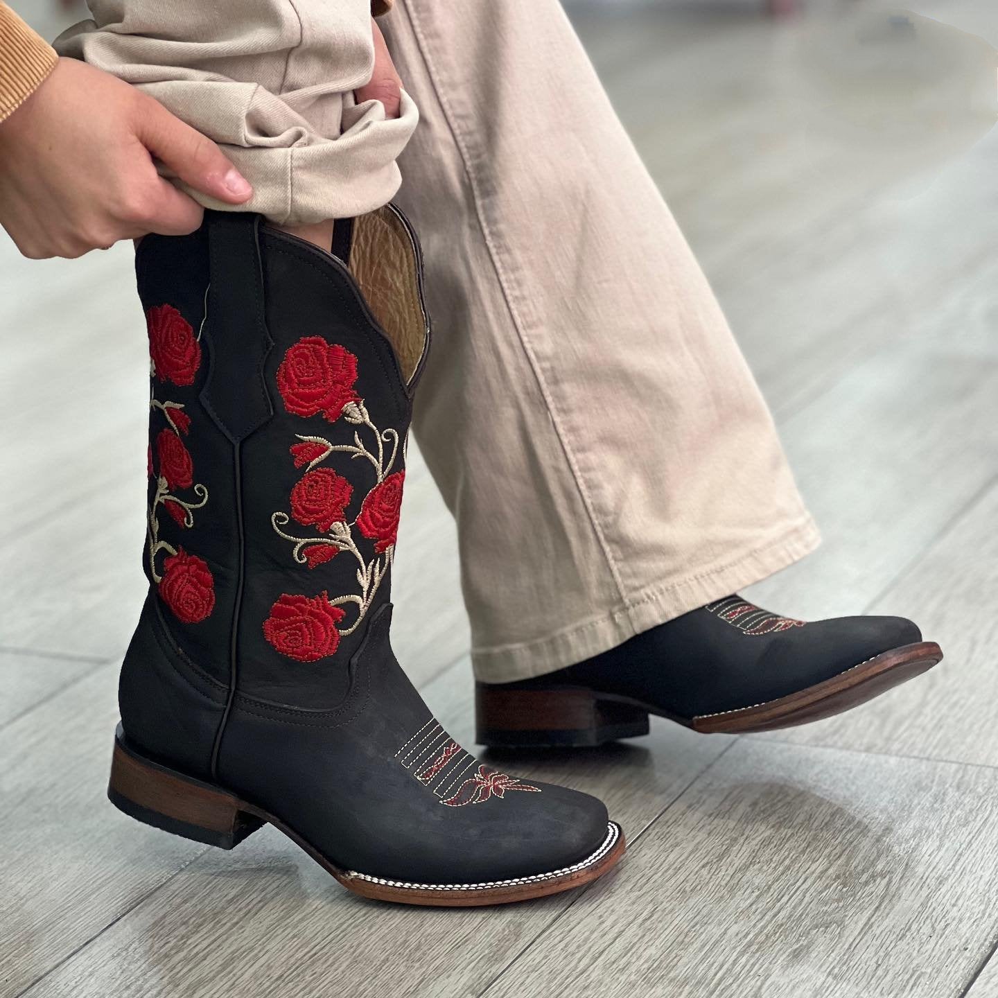 Women's Embroidered Rose Boots