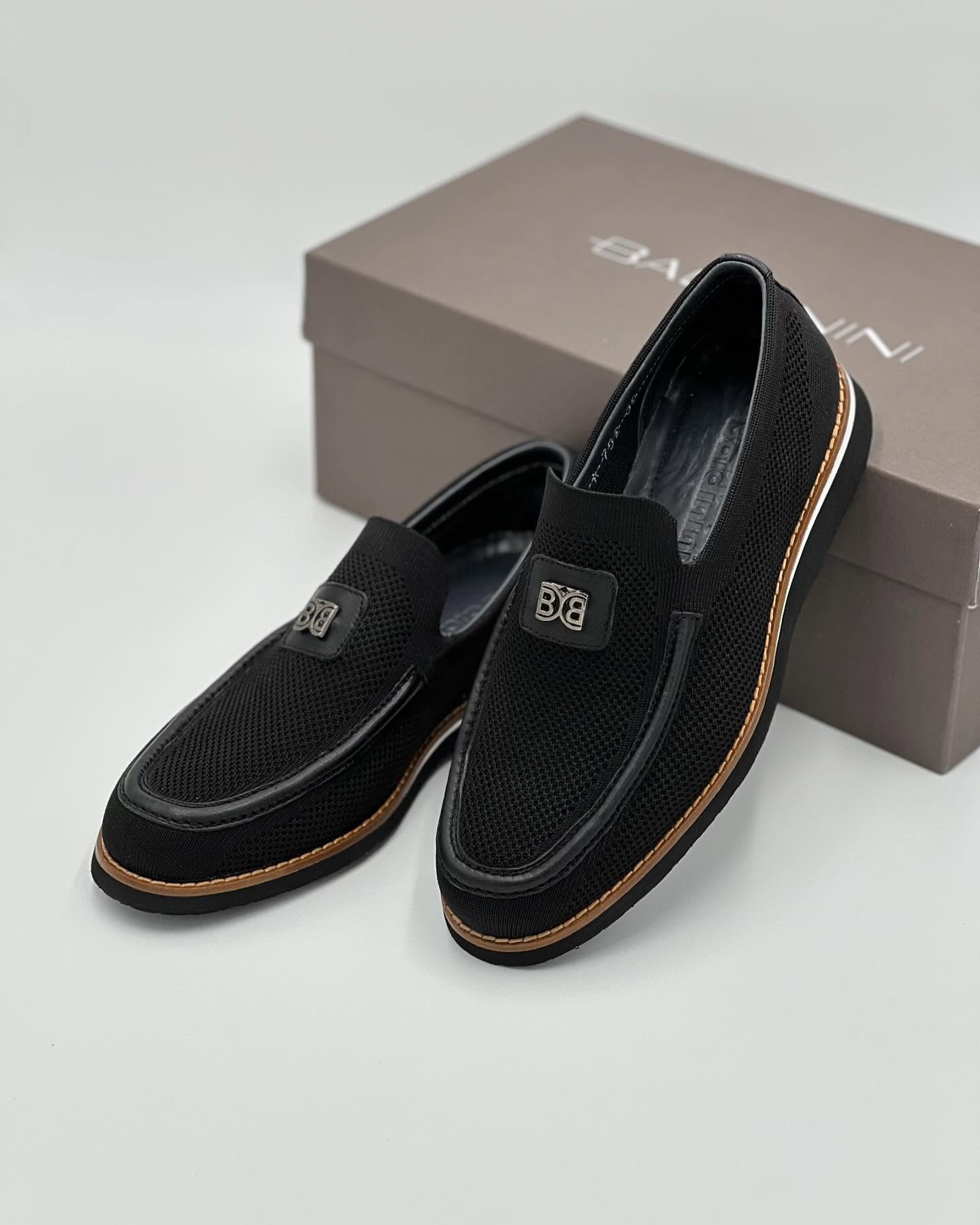 Men's high-quality breathable metal logo casual shoes