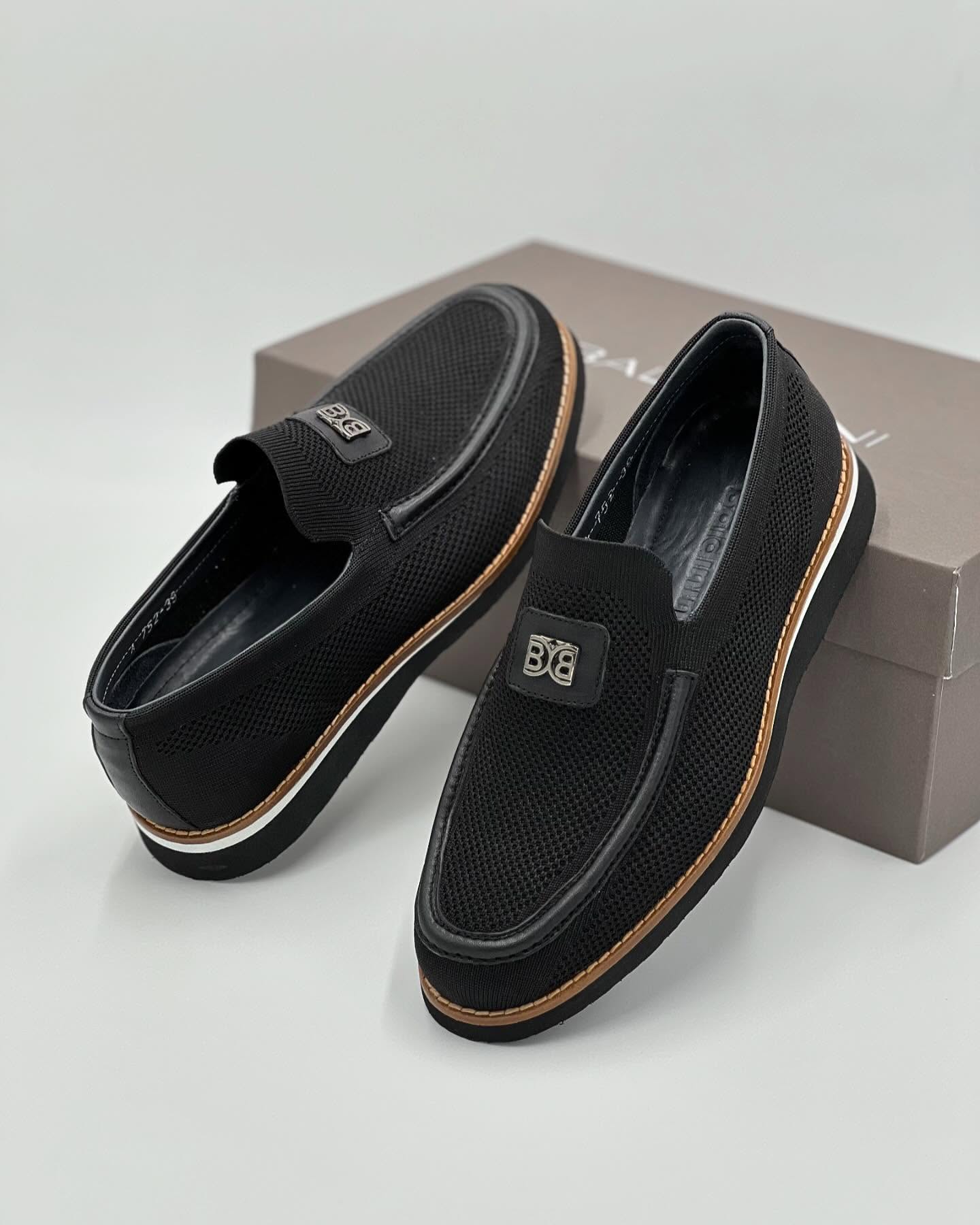 Men's high-quality breathable metal logo casual shoes