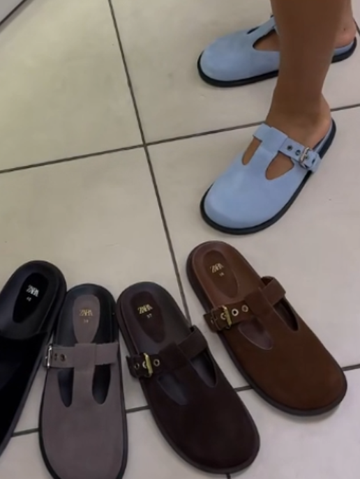 Leisure slippers with leather belt and suede