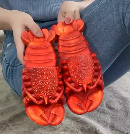 Fashionable lobster slippers